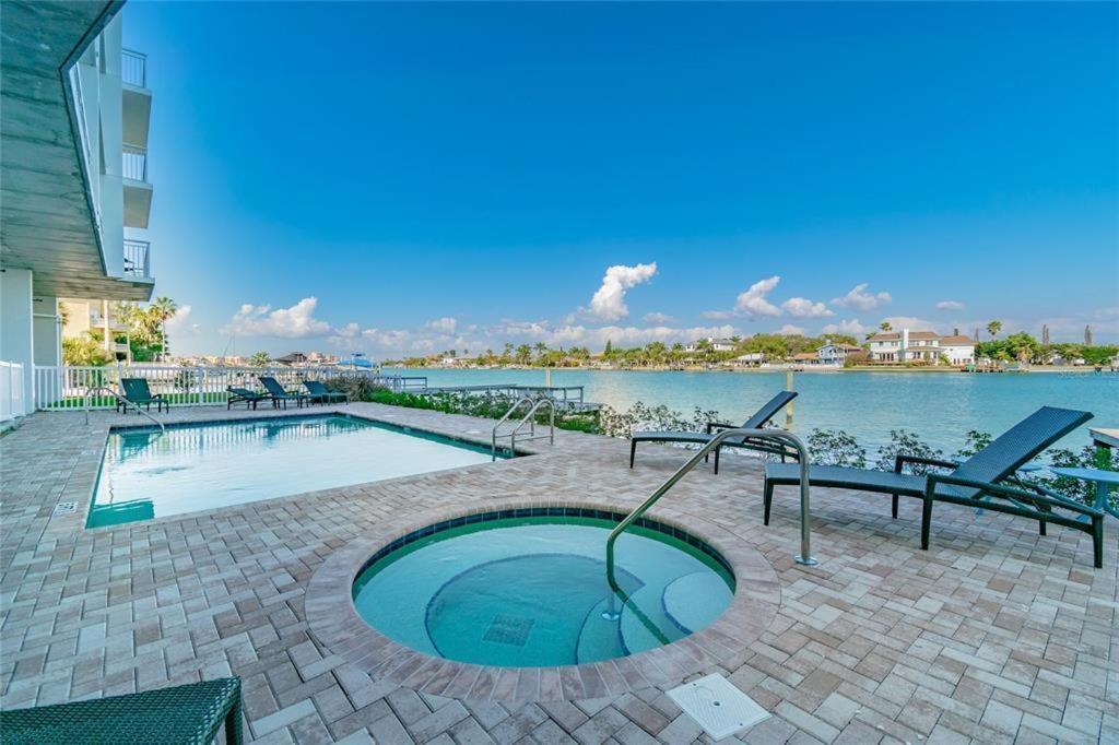 Oceana 305 East Villa St. Pete Beach Exterior photo