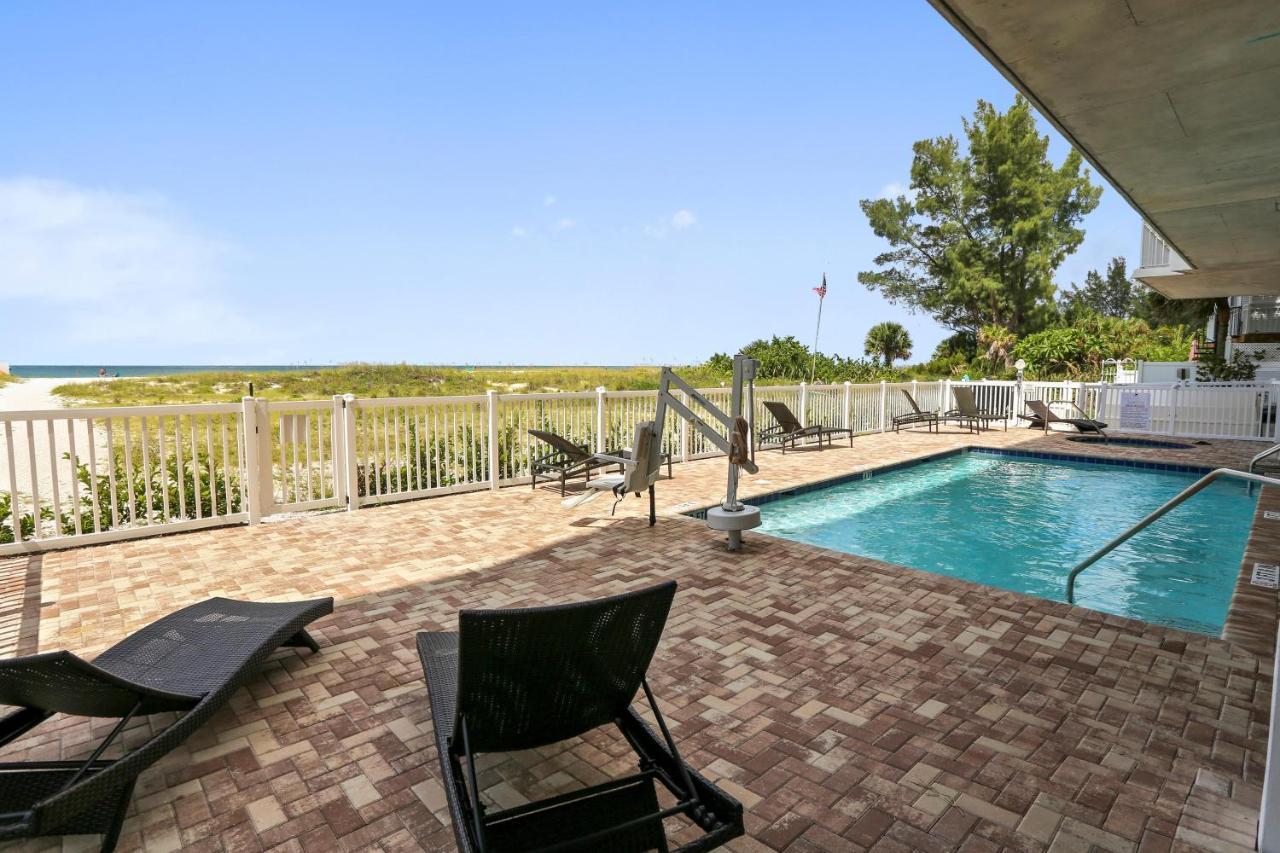 Oceana 305 East Villa St. Pete Beach Exterior photo
